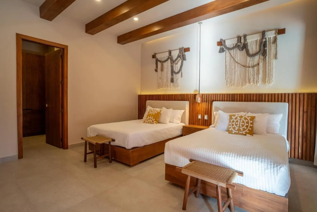 Вилла Hacienda Zunzal - Weddings, Events & Large Groups! Леона-Викарио