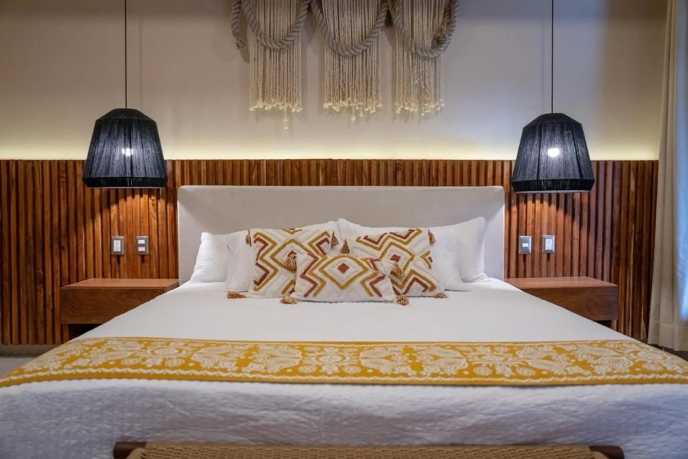 Вилла Hacienda Zunzal - Weddings, Events & Large Groups! Леона-Викарио 0*,  Мексика